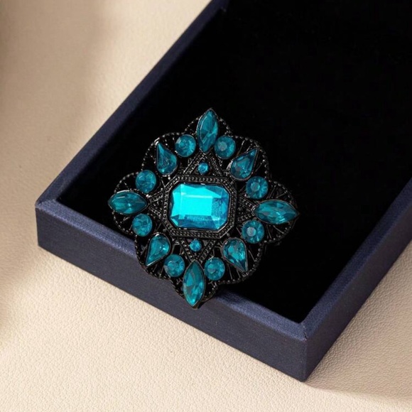 Teal Rhinestone Vintage Style Ring - Picture 3 of 3